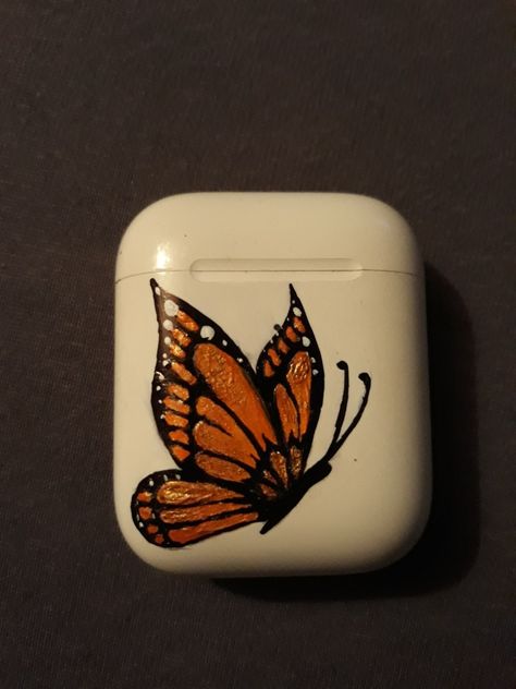 I drew a butterfly on my airpods with acryl Diy Airpods Case Paint, Drawing On Airpods, Cute Ipod Cases, Diy Headphones, Canvas Art Painting Abstract, Fun Diy Craft Projects, Bday Gifts, Ipod Cases, Butterfly Painting