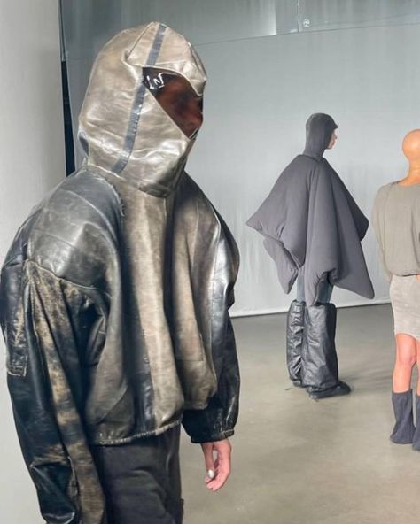 yeezy season 9 Yeezy Fashion, Denim Texture, Yeezy Season, Concept Clothing, Leather Jacket Style, Futuristic Fashion, Fashion Inspiration Design, Cool Fits, Young Fashion