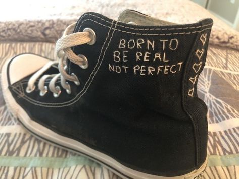 Loren Hale, Converse Design, Grunge Shoes, Converse Chucks, Estilo Hippy, Maggie Lindemann, Custom Converse, Taylor Momsen, Swag Shoes