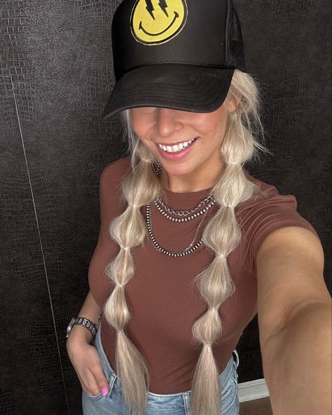 Cute Visor Hairstyles For Work, Hay Hair Styles, Hardhat Hair Styles, Hairstyle With Trucker Hat, Hair Styles With Trucker Hat, Hairstyles In Hats, River Hairstyles With Hat, Fishing Hairstyles With Hat, Baseball Game Hairstyles With Hat