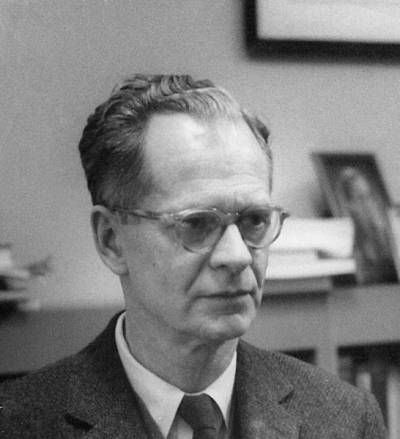 B. F. Skinner and J. G. Holland implemented Programmed Instruction Educational Model at Harvard. Check the Programmed Instruction Model article to find more Bf Skinner Quotes, Bf Skinner, Fascinating Quotes, Ap Psychology, Operant Conditioning, Applied Behavior Analysis, Behaviour Management, Noam Chomsky, Psychology Student