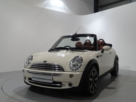 MINI Cooper Sidewalk 1.6 Convertible Finished in Pepper White with Malt Brown English Leather Interior. For more spec and images: http://www.simonjamescars.co.uk/mini-convertible-cooper-sidewalk-in-chesterfield-south-yorkshire-3432396 Mini Cooper Aesthetic White, Mini Cooper Pepper White, White Mini Cooper Convertible, Cream Mini Cooper Aesthetic, Brown Mini Cooper, Cute Convertible Car, Cream Mini Cooper, Aesthetic Mini Cooper, Cute Mini Cooper