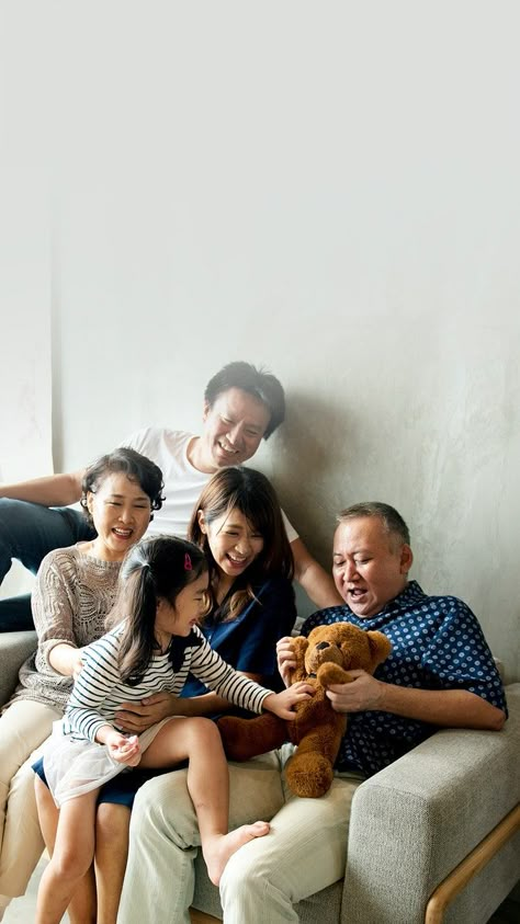 Family Aesthetic Asian, Happy Asian Family, Family With Grandparents, Family Spending Time Together, Asian Family Aesthetic, Family Moodboard, Time With Family Aesthetic, Chinese Family, Spending Time With Family Aesthetic