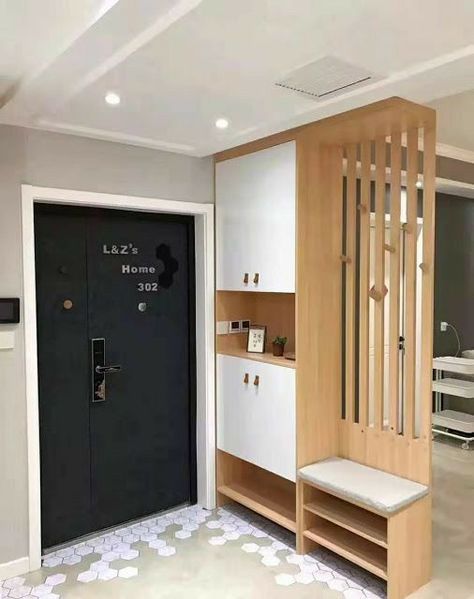 Awesome looking entrance for flats Room Divider Ideas High Ceiling, Wall Closet Living Room, Entrance Partition Design, Shoe Cabinet Design, Vstupná Hala, Entry Cabinet, Hal Decor, Living Room Divider, تصميم للمنزل العصري