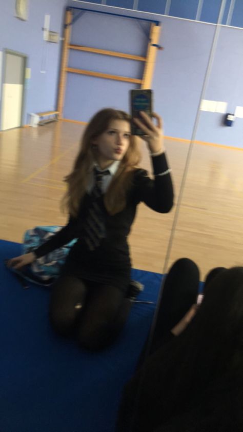 Cute pretty girl mirror pic school gym PE Boarding School Aesthetic Girl, School Gym Uniform Aesthetic, Private School Uniforms Aesthetic Girl, Messy School Uniform, British School Uniform Girl, Girl In School Aesthetic, Girls Boarding School Aesthetic, Secondary School Uniform Uk, Styling School Uniforms