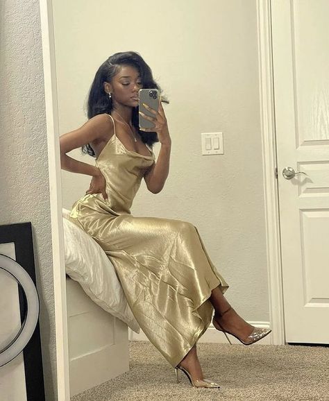 𝓑𝓵𝓪𝓬𝓴 𝓦𝓸𝓶𝓮𝓷 𝓢𝓾𝓹𝓻𝓮𝓶𝓬𝔂♛👑👸🏿🤎💜✨ on Twitter: "Goddess☾… " Gold Mermaid Prom Dresses, Simple Prom Dress, Spaghetti Strap Prom Dress, Floor Length Prom Dresses, Dress Spaghetti, Party Dress Long, Mermaid Prom Dresses, Dresses Short, Long Prom Dress