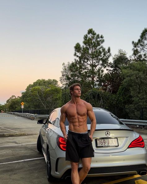 Brandon Starr on Instagram: “🤳 . . . . . Buy My Training Program - Link in Bio . #gym #gymlifestyle #gyming #gymrat #gymaddict #gymlifestyle #fitnessjourney…” Brandon Balfour, Gym Fits Men, Men Modeling, Man Physique, Men Physique, Gym Men Motivation, Men Motivation, Physique Goals, Gym Style Outfits