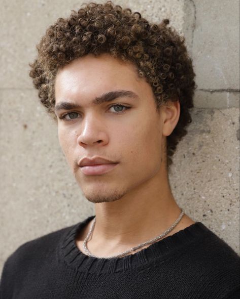 Brian Whittaker, Boys Colored Hair, Mixed Guys, Love Lauren, Skin Model, Corte De Cabelo Masculino, Best Short Haircuts, Face Photography, Aesthetic Eyes