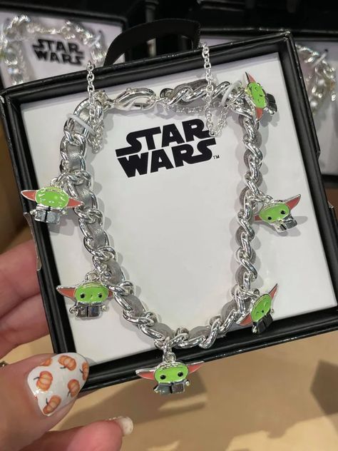 We’ve Searched The Galaxy To Find This Star Wars Jewelry Star Wars Stuff, Star Wars Jewelry, Star Wars Accessories, Pretty Jewelry Necklaces, Star Wars Outfits, Fallen In Love, Baymax, Disney Jewelry, Girly Jewelry