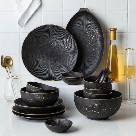 One Year Warranty Included Limited Stock Available - Click "ADD TO CART" To Get Yours Now For 50% OFF 🔥 This Kitchen Groups plate set is great for entertaining or everyday use. The Black Dinner Plate Golden Polka Dot Kitchen Set is a tableware that features high-quality ceramic to preserve beauty in every use. Its elegant design adds grace and personality to your home kitchen. Made of high-quality ceramic, the pure and soft glaze layer can resist scratch. Specifications: Material: Ceramic Packa Essen, Polka Dot Kitchen, Gold Splash, Steak Pasta, Black Dinner, Elegant Dinner Party, Solid Shapes, Porcelain Tableware, Elegant Dinner