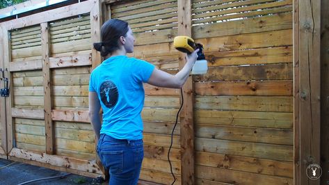 How to Seal and Stain a Fence with a Sprayer | DIY Montreal Diy Sprayer, Cheap Privacy Fence, Fence Stain, Wood Cleaner, Snow And Rain, Outside Living, Backyard Inspo, Paint Sprayer, Privacy Fence