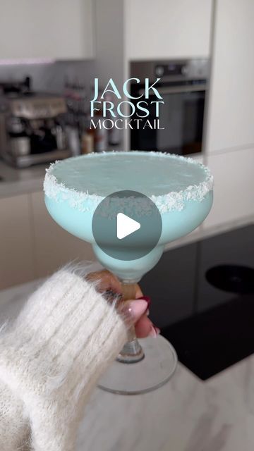 𝓛𝓲𝓿 ✨ on Instagram: "the perfect winter drink: Jack Frost (non-alcoholic version) using my @ninja.deutschland blast portable mixer ❄️✨ *Anzeige #ninja #ninjakitchen #mocktail #mocktails #cocktail #cocktails #mocktailrecipe #cocktailrecipes #cocktailrecipe #winterdrink #wintercocktails #girlsnight #girlsnightout #girlsnightin #cocktailparty #holidayrecipes #holidaydrinks #holidayseason #winterrecipes #nonalcoholic #bluecuracao #ninjablast #portableblender #portablemixer" Jack Frost Cocktail, Mocktails Non Alcoholic, Winter Mocktails, Winter Drink, Sugar Momma, Winter Cocktails, Coffee Cocktails, Winter Drinks, Christmas Menu