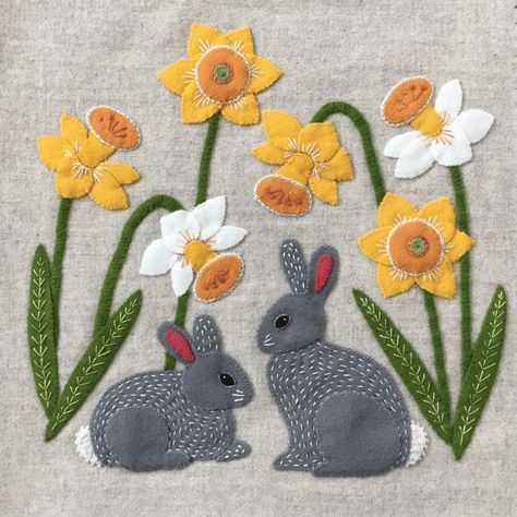 B15 Bunnies Wildlife Quilt Block Wildlife Quilts, Wool Applique Quilts, Primitive Quilts, Farm Quilt, Bunny Quilt, Wool Felt Projects, Embroidery Wall Art, Scrappy Quilt Patterns, Easy Easter Crafts