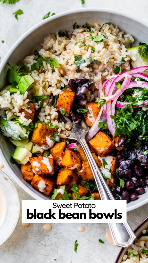 These Roasted Sweet Potato Black Bean Bowls with Cream Chipotle Sauce are a delicious plant based meal, also great for vegetarian meal prep. #vegetarian #blackbeans #sweetpotatoes #bowls Sweet Potato Kale Black Bean Bowl, Easy Bowl Meals, Spinach And Sweet Potato Recipes, Chipotle Bowl Recipe Vegetarian, Build A Bowl Meals, Meal Bowls Healthy, Grain Bowls Healthy Recipe Ideas, Quinoa Sweet Potato Bowl, Vegetarian Bowl Recipes