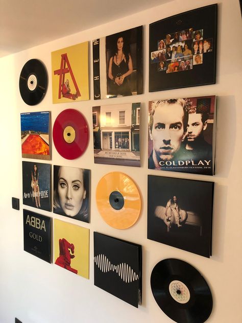 Vinyl Display Wall Ideas, Record Frames Wall, Display Albums On Wall, Vinyl Wall Decor Bedroom, Displaying Records On Wall, Wall Album Decor, Albums Wall Decor, Vinyl Wall Living Room, Vinyl Living Room Decor