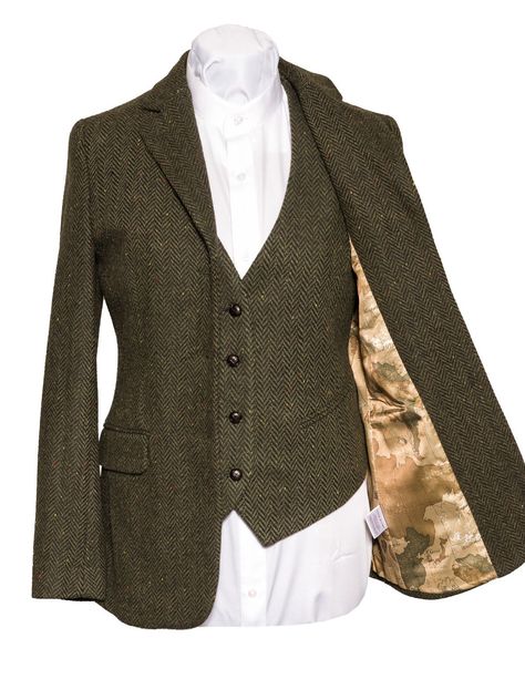 Couture, Haute Couture, Green Tweed Jacket Outfit, Tweed Blazer Outfit Women, European Womens Fashion, Traditional Irish Clothing, Tweed Jacket Outfit, Irish Clothing, Irish Tweed