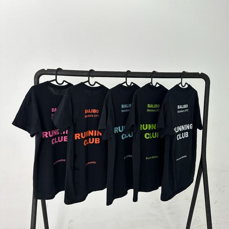 Running Club 🏃💨 Running Shirt Ideas, Run Club Aesthetic, Tenis Photography, Running London, Running Outfit, Run Club, Clubbing Aesthetic, Running Club, Gym Fits