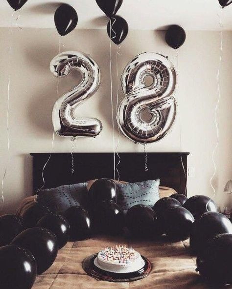 A Stylish 28th Birthday Weekend | Stylelista Confessions 28th Birthday Ideas, Birthday Surprises For Him, Bday Gifts For Him, Surprise Boyfriend, Birthday Surprise Boyfriend, Creeper Minecraft, 28th Birthday, Boyfriend Diy, Birthday Crafts