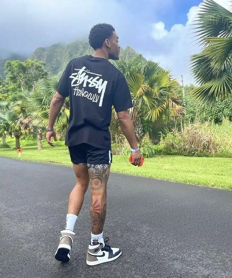 Hamstring Tattoo, Crew Socks Outfit, Outfit Cowo, Summer Swag Outfits, Dreadlock Hairstyles For Men, Black Men Street Fashion, Basketball Clothes, Men Street Fashion, Dope Outfits For Guys