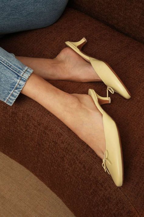 GAELLE mules nappa terrano | Rouje 90s Looks, Shoe Inspo, New Rock, Aesthetic Shoes, Carrie Bradshaw, Mode Inspo, 가을 패션, Pretty Shoes, Dream Shoes