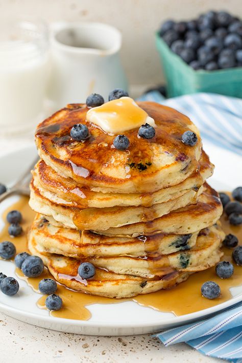 Leftover Sour Cream, Homemade Blueberry Pancakes, Fluffy Blueberry Pancakes, Blueberry Protein Pancakes, Pancake Bar, Sour Cream Pancakes, Cream Pancakes, Blueberry Pancakes Recipe, Freezing Rain