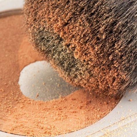 When using mineral makeup foundation, a kabuki brush may be the safest application tool. All Natural Makeup, Natural Sunscreen, Diy Cosmetics, Stage Makeup, Eye Makeup Remover, Eye Makeup Tips, Makeup Foundation, Liquid Foundation, Permanent Makeup