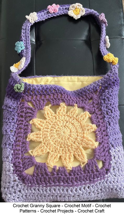 Crochet Granny Square - Crochet Motif - Crochet Patterns - Crochet Projects - Crochet Craft Crochet Inspo Pattern, Crochet Bag Embroidery, Primavera Flowers Granny Square, Crochet Summer Things To Sell, Cool Crochet Projects Inspiration, Stuffed Crochet Patterns, Crochet Mother's Day Idea, Crochet Ideas Pictures, Crochet Star Wars Pattern