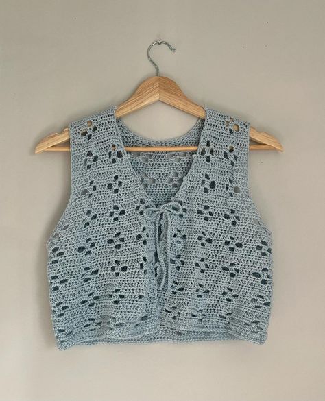 a lil blue vest for @maddie.prescott had the best time at the billy joel + stevie nicks concert and of course had to make some original… | Instagram Crochet Patterns Vest Free, Diy Crochet Clothes, Crochet Jeans, Crochet A Vest, Crochet Vest Outfit, Stevie Nicks Concert, Knit Waistcoat, Crochet Clothes Ideas, Matching Crochet