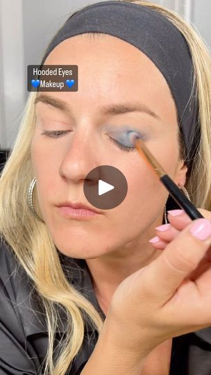 21K views · 1.9K reactions | HOODED EYES Makeup Look 💙 Save & Share with your hooded eye besties 👯 more tips💡 on my page! Comment SHOP for all products used 💙 https://liketk.it/4NoQb
@essencemakeup eyeshadow palette 

#eyeshadowhack#eyeshadowhacks#makeuphacks#makeuptips#beautyhacks#beautytips#makeuptipsandtricks#howto#makeupforbeginners#hoodedeyesmakeup | Michaella | mikaysmakeup · Original audio Hooded Eyes Makeup, Droopy Eyes, Hooded Eye Makeup, Blue Eyeshadow, Hooded Eyes, Eye Shadows, Eyes Makeup, Beauty Ideas, Cleaning Products