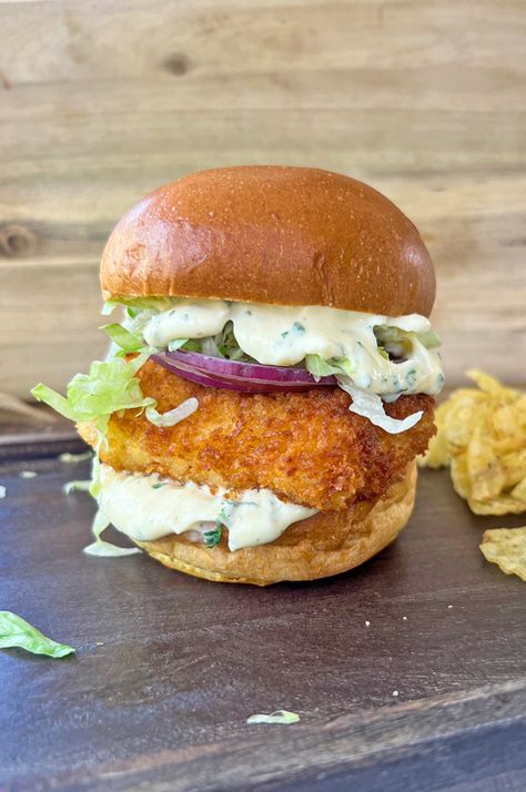 Low Carb Fish Sandwich, Crunchy Fish Recipes, Gourmet Fish Sandwich, Fish Stick Sandwich, Healthy Fish Sandwich, Best Fish Sandwich Recipes, Crispy Fish Sandwich, Grouper Sandwich Recipes, Cod Sandwich Recipes