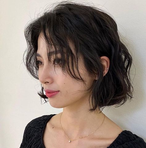 Short Hair with Long Curtain Bangs Medium Short Haircuts For Women With Bangs, Short Hair For Women 2023, Short Modern Shag Haircuts, Interesting Bob Haircuts, Long Hair Fluffy Bangs, Bangs For Short Wavy Hair, Short Womans Hair Cuts, Wavy Haircut Ideas Short, Short Hairstyles For Naturally Wavy Hair