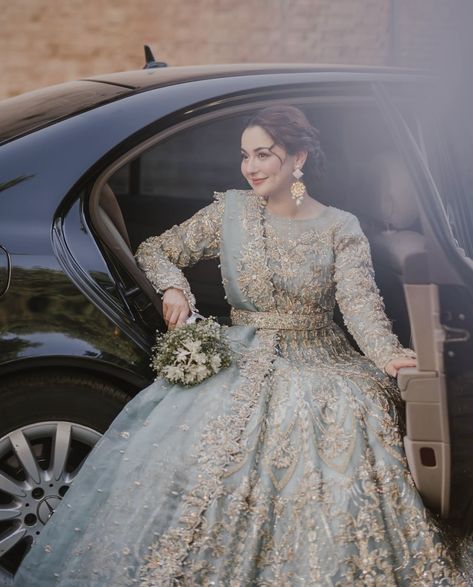 Bridal Dresses Pakistani Walima, Turkish Wedding Gown, Heavy Dress For Wedding, Pakistani Bride Wedding Dresses, Barat Party Wear Dresses, Wedding Dresses Ideas Pakistani, Bridal Dress For Walima, Engement Dress Indian Couple, Pakistani Wedding Ideas