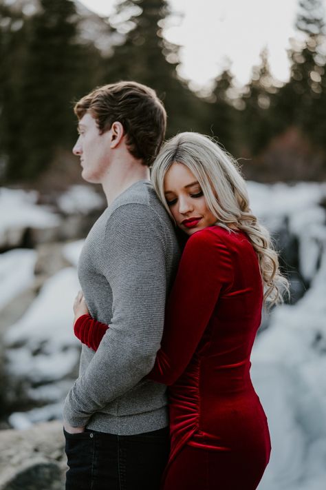 Engagement Photos Hug From Behind, Hugging From The Back Reference, Hug Behind Couple, Hugging Someone From Behind Drawing, Hands On Back Pose, Hug From Behind Couple Aesthetic, People From Behind Reference, Back Hug Pose, Couple Hugging From Behind