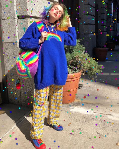 clowns hide in sun patches 💇🏼‍♀️🌤🤡🌈✨ Rainbowcore Fashion, Clowncore Fashion, Clowncore Outfit, Kid Core Outfits, 2019 Outfits, Petite Fashion Tips, Alt Fashion, Little Outfits, Indie Outfits