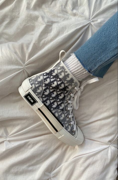 Dior shoes , dior b23, dior converse Christian Dior Converse, Tenis Dior, Dior Converse, 2024 Wishes, Converse Aesthetic, Dior Boots, Things To, Necklace Outfit, Cute Canvas Paintings