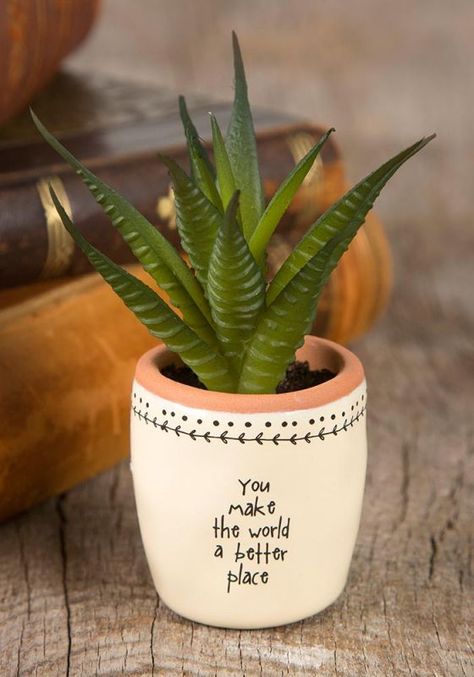 Plant Pot Design, Making Plant Pots, Plant Pot Diy, Painted Pots Diy, Flower Pot Design, Painted Plant Pots, Diy Flower Pots, Painted Flower Pots, Bathroom Plants