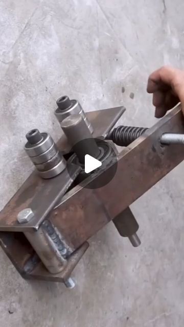 Lathe Projects Metal, Metal Bending Tools Ideas, Metal Crafts Diy, Homemade Tools Metals, Custom Steel Furniture, Sheet Metal Crafts, Metal Working Machines, Truck Bed Rails, Cool Welding Projects