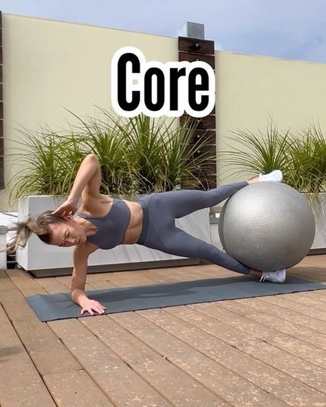 Couple Abs Workout, Yoga Ball Ab Workout Core Exercises, Core Workout With Ball, An Workout, Suspension Training Workouts, Crazy Workout, Ball Pilates, Yoga Ball Exercises, Medicine Ball Workout