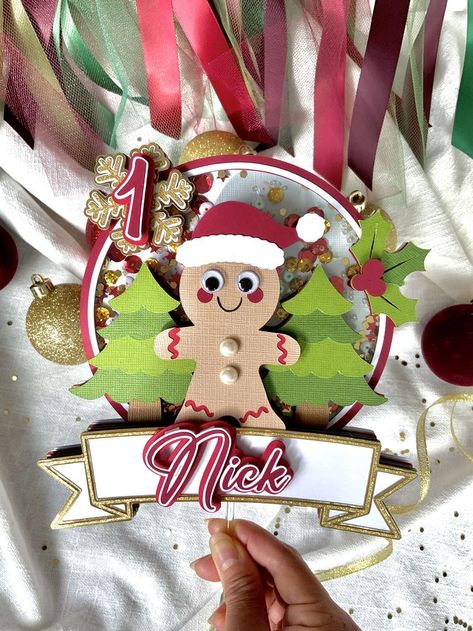 Cardstock Cricut, Christmas Birthday Decor, Christmas Birthday Cake, Christmas Cake Topper, Christmas Topper, Cake Name, Gingerbread Cake, Themed Birthday Party, Birthday Decor