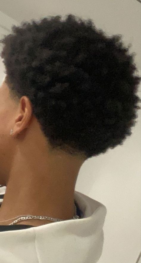 Low Afro Taper Fade Black Men, 4c Natural Hairstyles Men, Low Taper Fade Haircut Black Men, Low Taper Fade Black Men, Short Afro Hairstyles Men, Low Taper Fade Afro, Low Taper Black Men, Temp Fade Black Men, Low Fade Afro