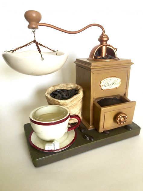 Yankee+Candle+Coffee+Grinder+Wax+Melts+Warmer+Hanging+Tart+Burner+Cafe+Classic+Home+Decor Candle Hanging, Candle Crown, Yankee Candle Fall, Coffee Theme Kitchen, Antique Coffee Grinder, Tart Burner, Tart Warmer, Candle Tart, Yankee Candles