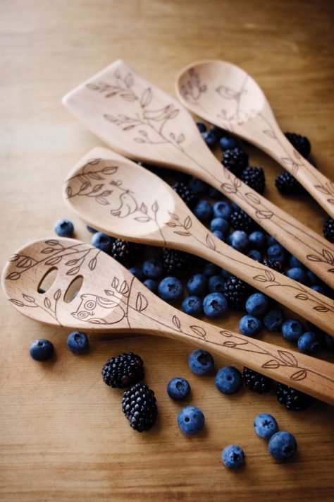 Beginner Wood Burning, Wood Burn Spoons, Wood Burning Patterns Stencil, Wood Burning Stencils, Wood Burn Designs, Woodburning Projects, Little Red Hen, Wood Burning Crafts, Wood Burning Patterns