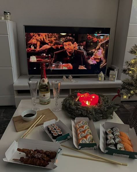 Cozy Friday 🎥 🍣🥂🍾 And you plans for today? | Instagram Sushi Christmas, Christmas Mood Board, New Year Ideas, Tumblr Food, Real Christmas, Home Comfort, Christmas Inspo, Christmas Mood, Food Decoration