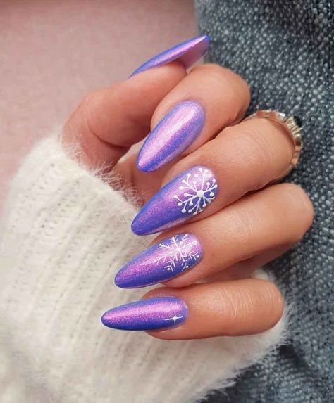 60+ Light Purple & Lavender Nail Designs to Try - The Mood Guide Purple Christmas Nails Winter, Lilac Christmas Nails, Purple Christmas Nails Acrylic, Purple Winter Nail Designs, Winter Nails Purple, Purple Christmas Nails, Purple Winter Nails, Lavender Nail Designs, Lilac Nails Design