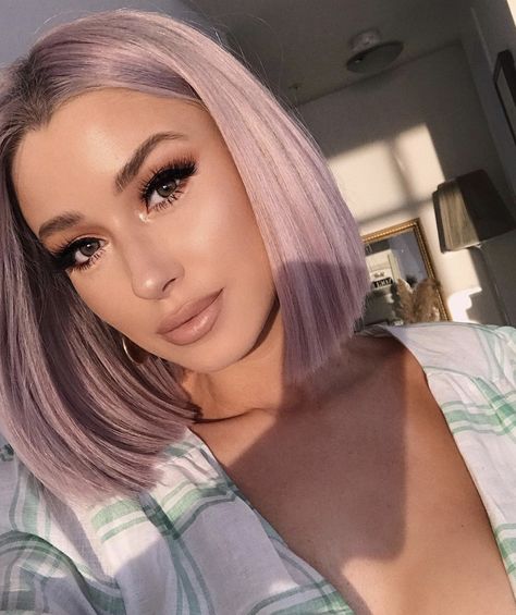 Medium Bob Haircut, Gold Hair Colors, Hair Color Rose Gold, Lilac Hair, Bob Haircut With Bangs, Short Bob Haircuts, Rose Gold Hair, Pastel Hair, Short Haircut