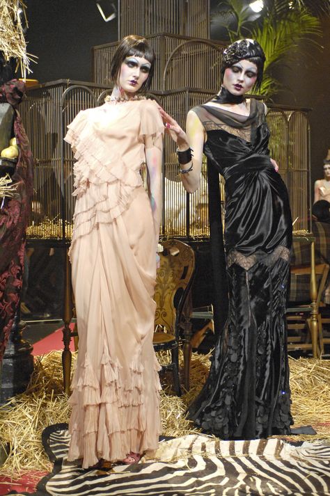 John Galliano Fall Winter 2007/8 Ready-to-Wear John Galliano Fall 2007, John Galliano 2007, Christian Alt Aesthetic, John Galliano Dior, Galliano Dior, Drag Make-up, Dior Couture, John Galliano, 1920s Fashion