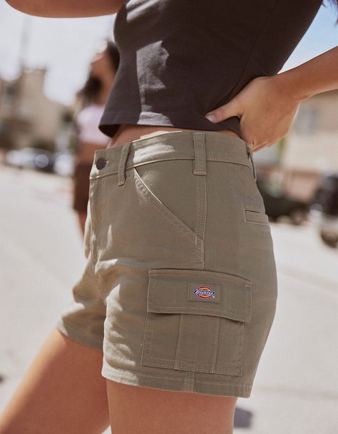 DICKIES Women Cargo Shorts - SAGE | Tillys Quoi Porter, Dickies Women, Women Cargos, Mode Inspo, Up Girl, Cute Casual Outfits, Look Fashion, Short Outfits, Everyday Outfits