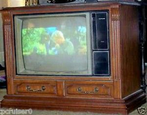 1982 television Crt Tv, Rules For Kids, Vintage Television, Box Tv, Vintage Tv, Retro Tv, Wood Console, Vintage Electronics, Tv On The Radio