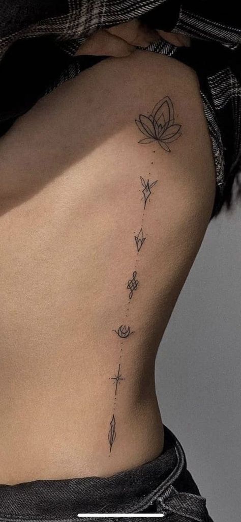 Tattoo Ideas For Female, Underboob Tattoo Designs, Tattoos Henna, Tattoo Artist Tattoo, Rib Tattoos For Women, Tattoo Design Tattoo, Petite Tattoos, Tattoo Cover Up, Tattoo Ideas Female