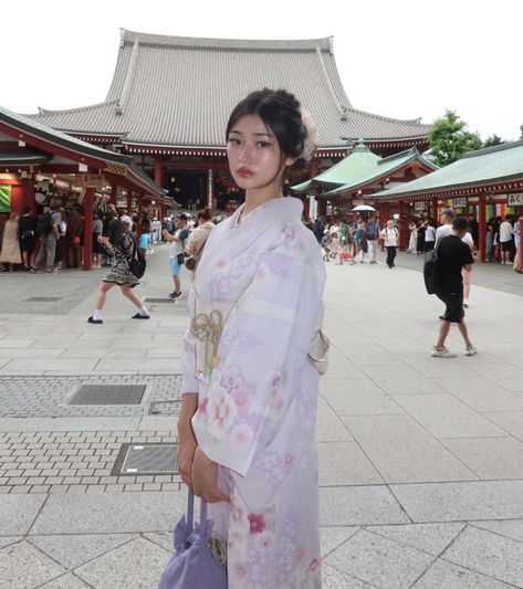 lost in japan | Instagram Julia Ma, Lost In Japan, Japan Outfits, Japan Instagram, Japan Winter, Japan Kimono, Kimono Outfit, Japan Outfit, Japan Photo